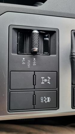 2024 Toyota
Landcruiser Prado VX