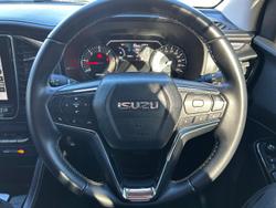 2022 Isuzu
MU-X LS-U
