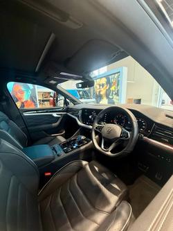 2023 Volkswagen
Touareg 210TDI R-Line