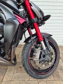 2015 Kawasaki Z1000 RED