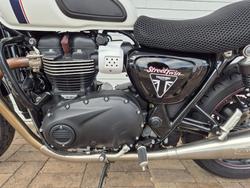 2018 Triumph STREET TWIN WHITE