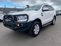 2021 Ford
Everest Ambiente