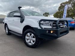 2021 Ford
Everest Ambiente