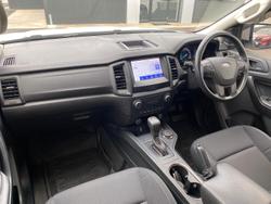 2021 Ford
Everest Ambiente