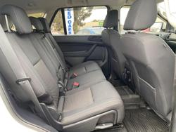 2021 Ford
Everest Ambiente
