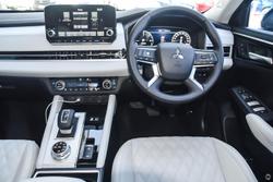 2025 Mitsubishi Outlander PHEV Exceed