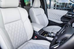 2025 Mitsubishi Outlander PHEV Exceed