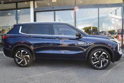 2025 Mitsubishi Outlander PHEV Exceed