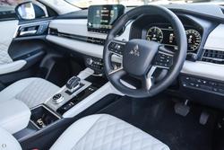 2025 Mitsubishi Outlander PHEV Exceed