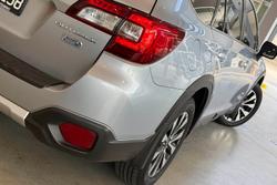 2016 Subaru
                Outback 2.0D Premium