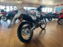 2025 Suzuki DR200SE (TROJAN) White