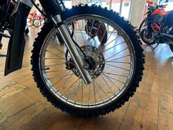 2025 Suzuki DR200SE (TROJAN) White