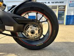 2017 Ducati 939 HYPERMOTARD Red