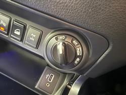 2021 Nissan
Navara ST-X