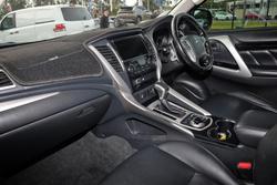 2016 Mitsubishi
                Pajero Sport GLS