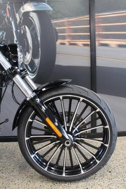 2023 Harley-davidson FXBR BREAKOUT (117) VIVID BLACK