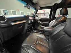 2014 Jeep Wrangler Overland JK MY14 4X4 Dual Range Black