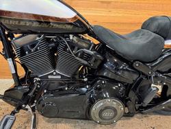 2017 Harley-davidson FXSE CVO PRO STREET BREAKOUT White
