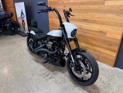 2017 Harley-davidson FXSE CVO PRO STREET BREAKOUT White