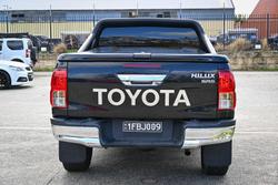 2016 Toyota
Hilux SR5