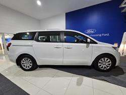 2017 Kia
Carnival S