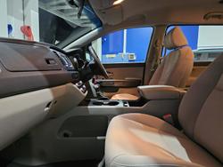 2017 Kia
Carnival S
