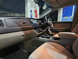 2017 Kia
Carnival S