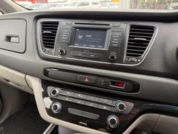 2017 Kia
Carnival S