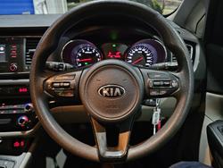 2017 Kia
Carnival S