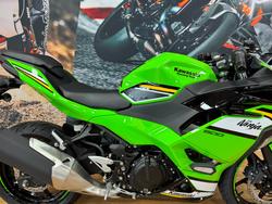 2025 Kawasaki NINJA 500 SE (LAMS) KRT GREEN