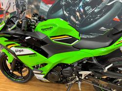 2025 Kawasaki NINJA 500 SE (LAMS) KRT GREEN