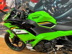2025 Kawasaki NINJA 500 SE (LAMS) KRT GREEN