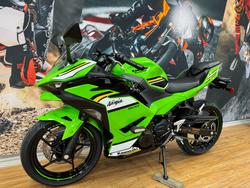 2025 Kawasaki NINJA 500 SE (LAMS) KRT GREEN