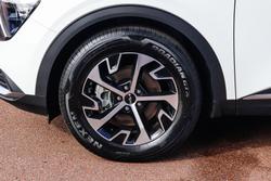 2023 Kia
                Sportage HEV SX