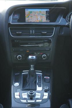2015 Audi
                RS4 Avant S Tronic Quattro