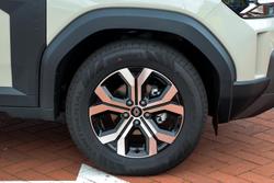 2025 Renault
                Duster Evolution
