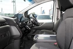 2025 Hyundai
STARIA