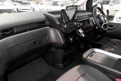 2025 Hyundai
STARIA