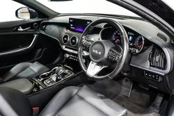 2022 Kia
Stinger 330S