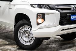 2020 Mitsubishi
Triton GLX
