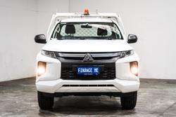 2020 Mitsubishi
Triton GLX