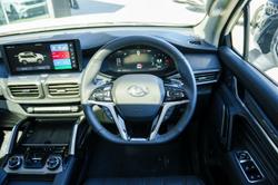 2025 LDV
                D90 Executive