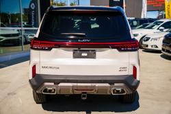 2025 LDV
                D90 Executive