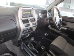2012 Nissan
                Navara ST-R