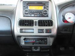 2012 Nissan
                Navara ST-R