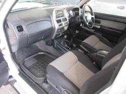 2012 Nissan
                Navara ST-R
