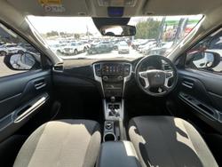 2021 Mitsubishi
Triton GLX-R