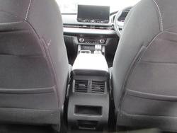2025 Mitsubishi
Outlander ES