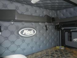 2019 MACK Clxt Titan