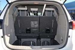2019 Kia Carnival SLi YP MY20 Snow White Pearl